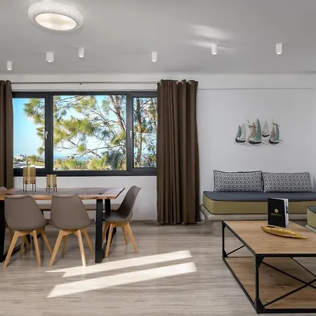 Διαμέρισμα Christianna & George Luxury Hot Tub *