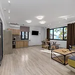 Apartman Christianna & George Luxury Hot Tub Fíra