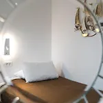 Christianna & George Luxury Hot Tub Apartment
