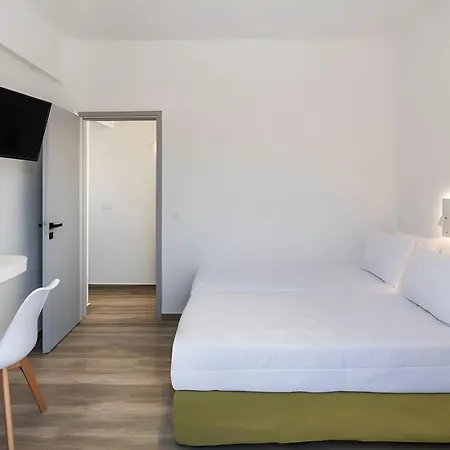 Christianna & George Luxury Hot Tub *