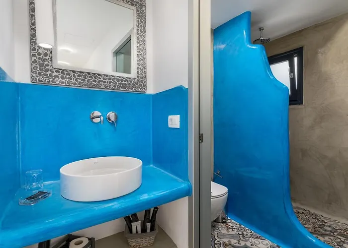 Christianna & George Luxury Hot Tub * Fira (Santorini)