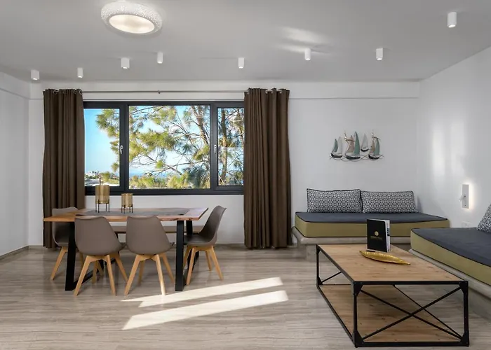 Lägenhet Christianna & George Luxury Hot Tub *