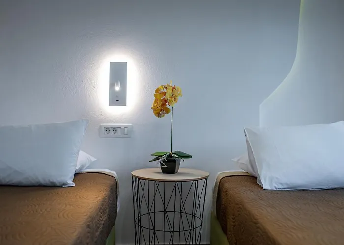 Christianna & George Luxury Hot Tub