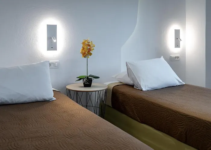 Lägenhet Christianna & George Luxury Hot Tub