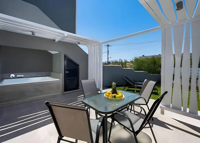 Christianna & George Luxury Hot Tub Lägenhet Fira (Santorini)